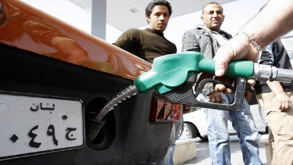 لبنان يمدد مهلة التقديم لمناقصة استيراد البنزين لمدة أسبوع