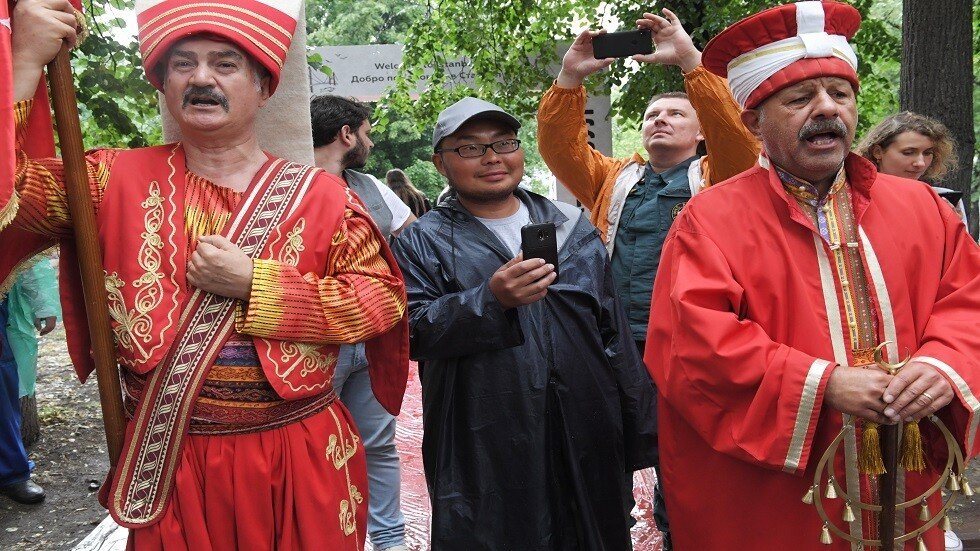 بطرسبورغ تحتضن معرضا للفنانين التشكيليين الروس والأتراك