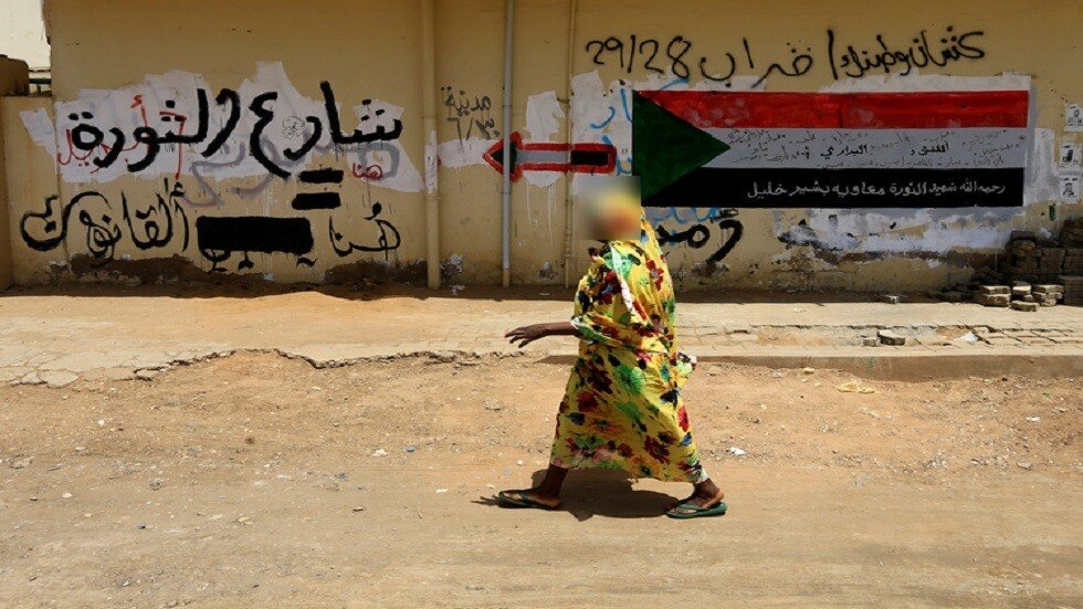 السودان يلغي قانونا ينظم زي النساء والآداب العامة