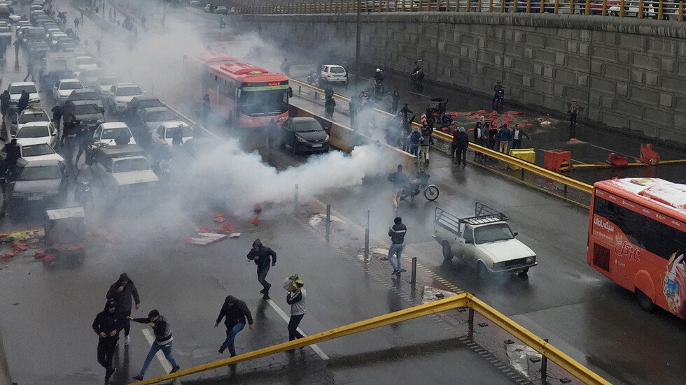 "العفو الدولية": مقتل أكثر من 200 شخص أثناء الاحتجاجات في إيران