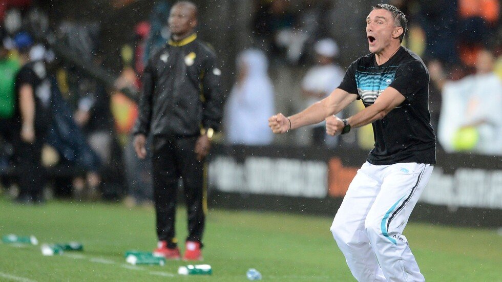 رسميا.. الزمالك يعلن التعاقد مع المدرب الفرنسي كارتيرون