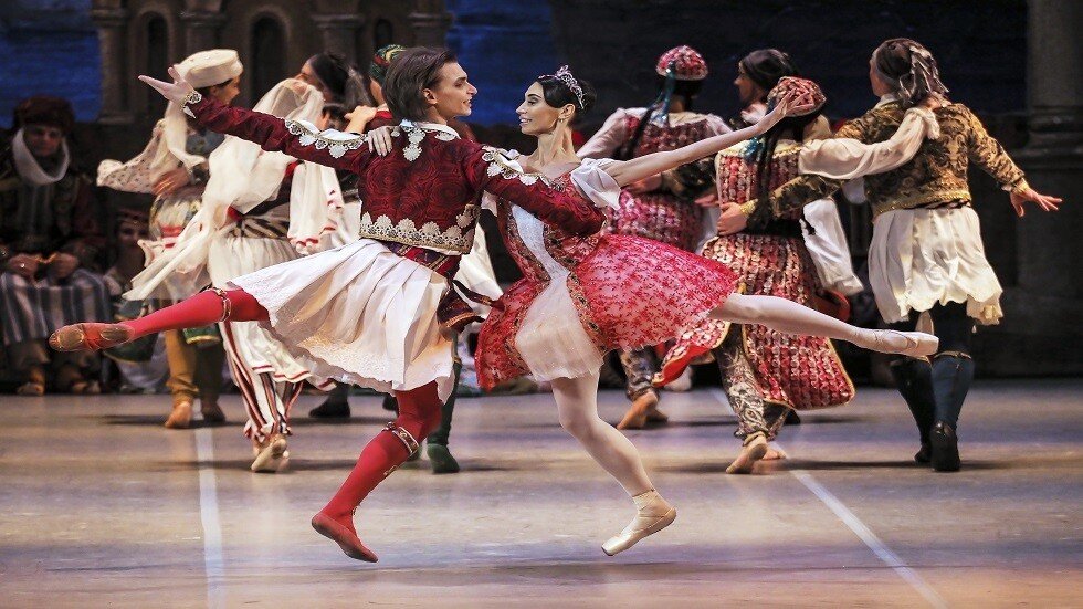 فيسبوك تصدر دليلا للمسارح الروسية