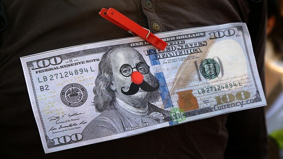 ذبول الأرز .. لبنان على حافة الانهيار المالي