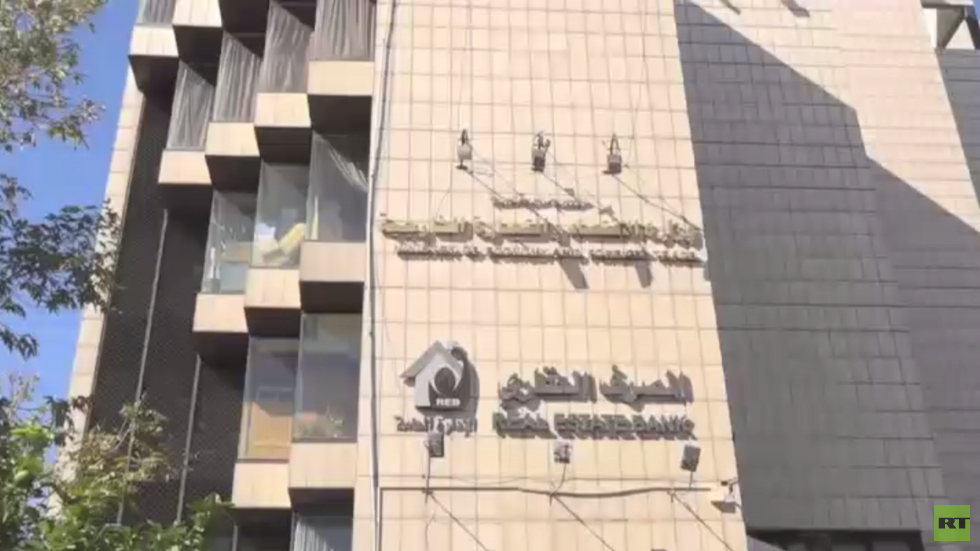 الدولار يصل إلى عتبة الألف ليرة سورية