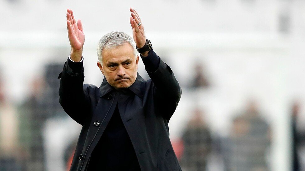 مورينيو يعود إلى معقل مانشستر يونايتد ورسالة عاطفية لجماهير 