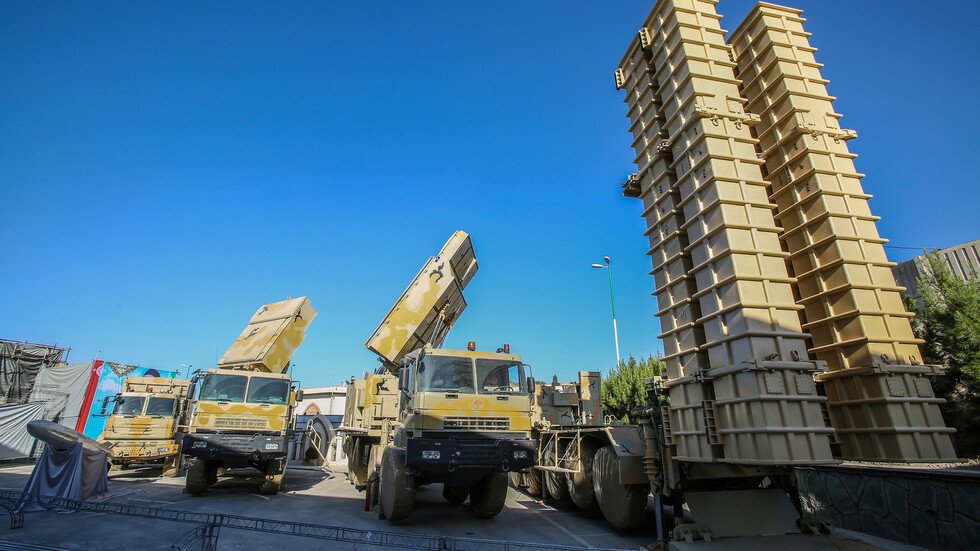 لندن وبرلين وباريس تتهم طهران بتطوير صواريخ قادرة على حمل رؤوس نووية