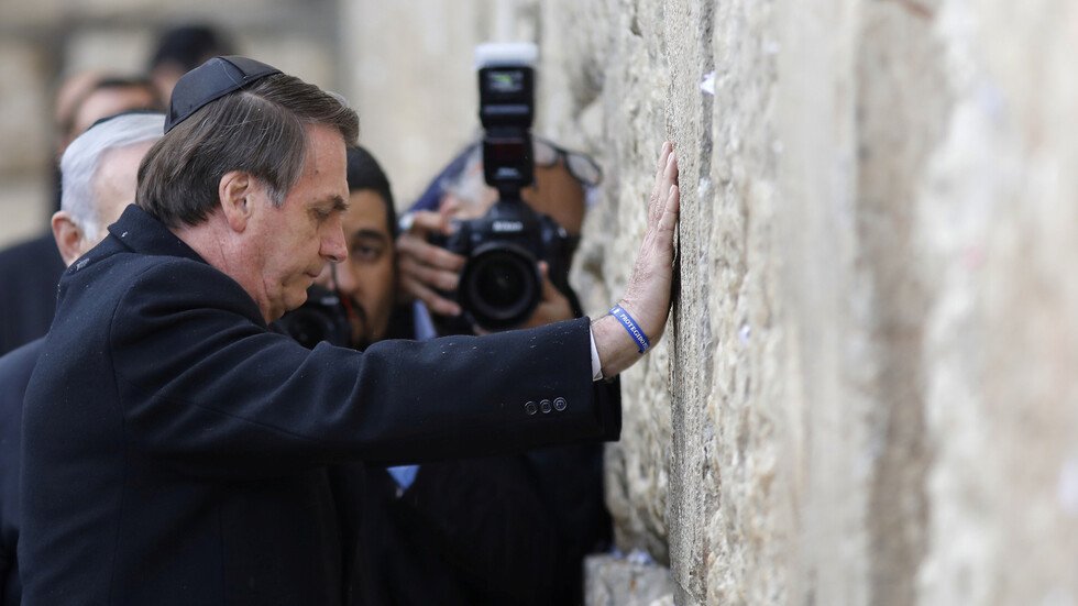 الخارجية الفلسطينية تستدعي سفير البرازيل احتجاجا على زيارة نجل بولسونارو مستوطنة إسرائيلية