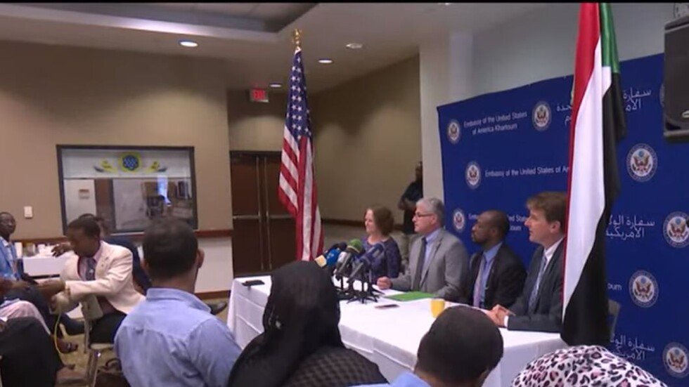 الخرطوم ترحب برفع تمثيل واشنطن الدبلوماسي