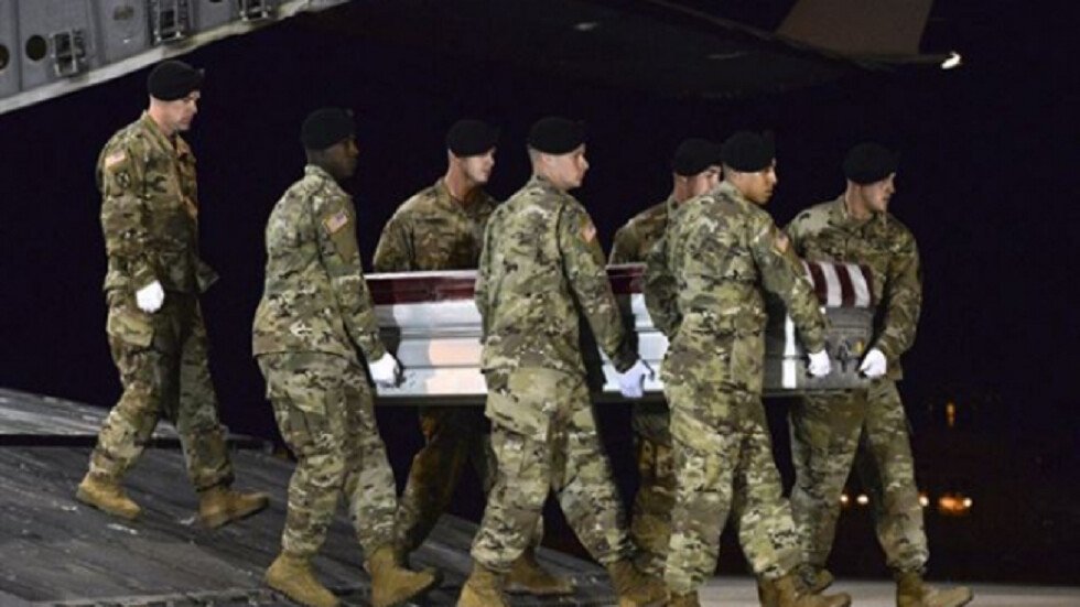 اسم عربي بين قتلى الهجوم على القاعدة الأمريكية في فلوريدا