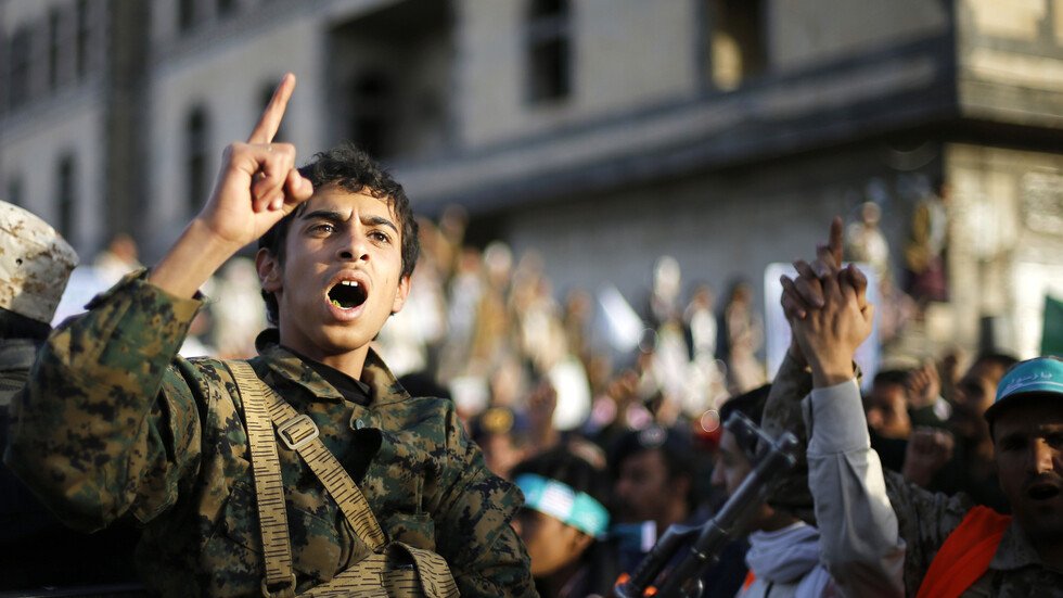 الحوثيون يعلقون على نية حمدوك سحب القوات السودانية من اليمن