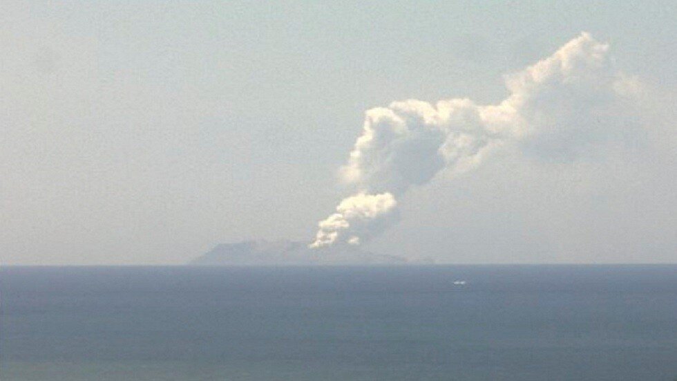 قتلى وجرحى في ثورة بركان في جزيرة نيوزيلندية