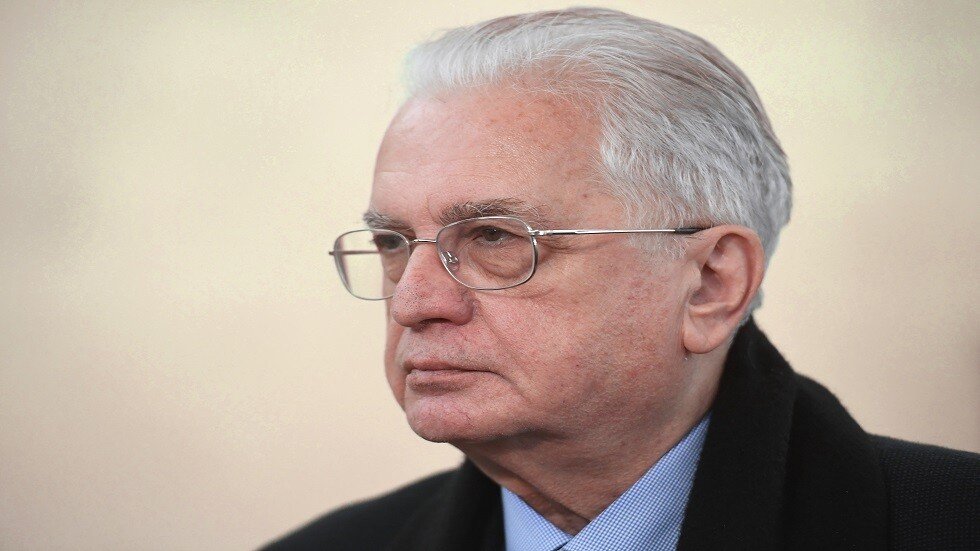 بوتين يهنئ مدير الأرميتاج بعيد ميلاده الـ75