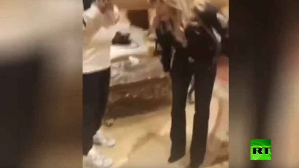 تعرض نجمة لبنانية لموقف محرج