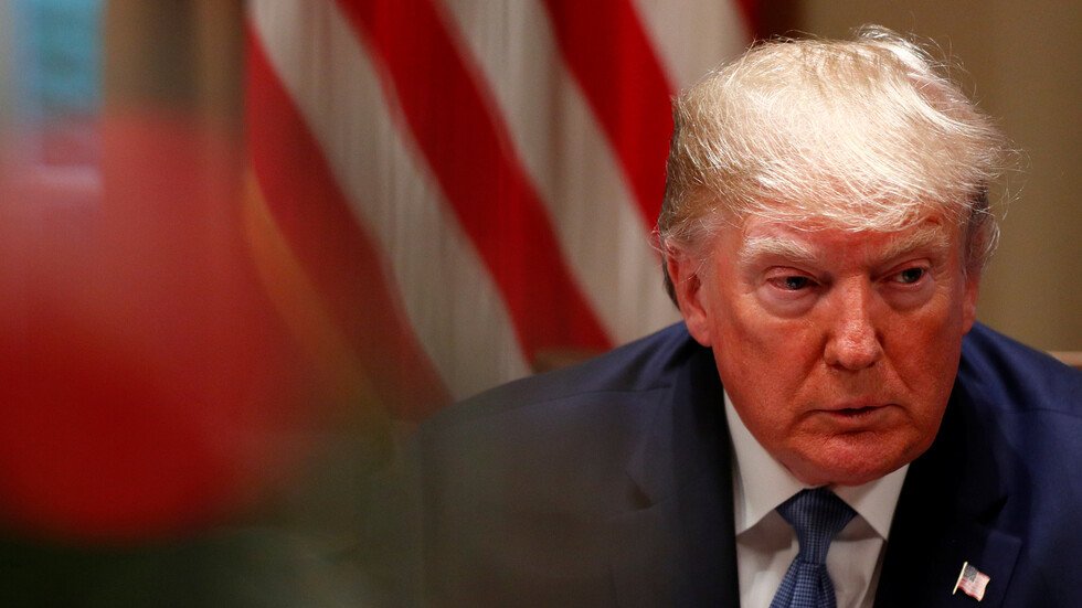 ترامب : اتهام الديمقراطيين لي بسوء استخدام السلطة وعرقلة عمل الكونغرس مثير للسخرية