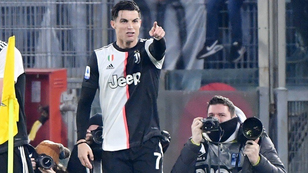 بالفيديو.. ردة فعل رونالدو بعد خطأه في التدريبات