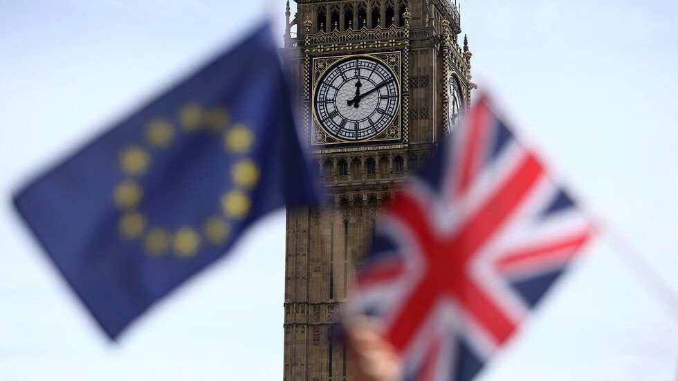 استطلاعات الرأي تظهر فوز المحافظين في بريطانيا بأغلبية مطلقة