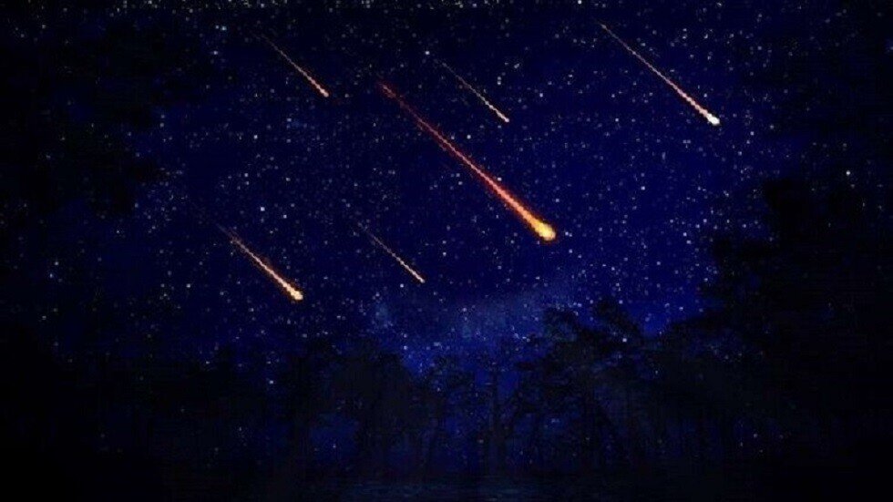 كرات نارية ضخمة تجتاح السماء في "اليوم الأكثر نحسا"