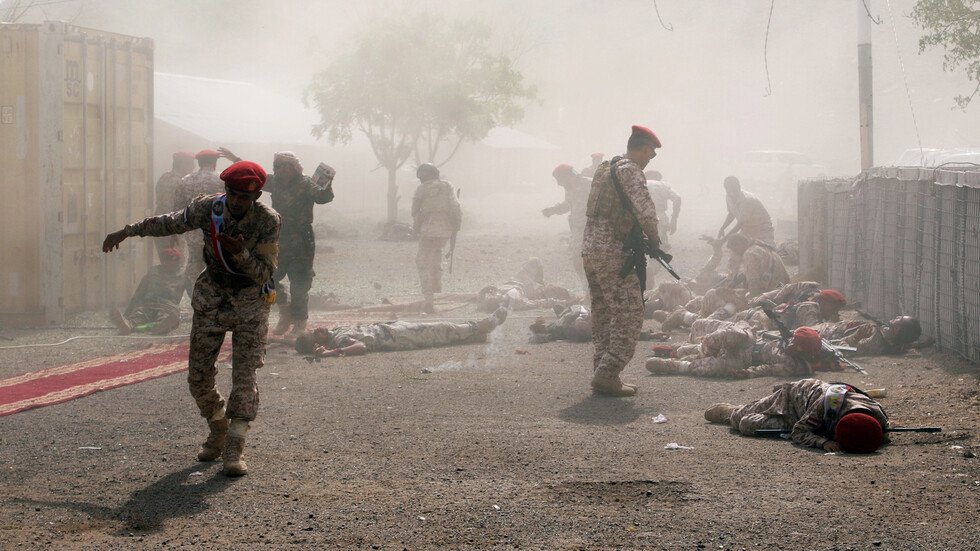 هيومن رايتس: قوات مدعومة من الإمارات اعتقلت تعسفيا نحو 40 شخصا في اليمن