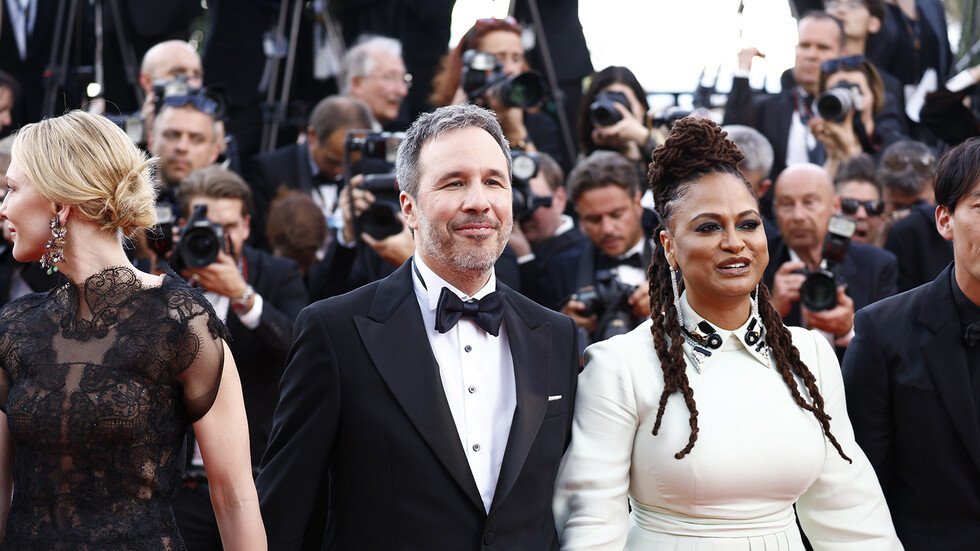 من الفائز بلقب "مخرج السنوات العشر"؟