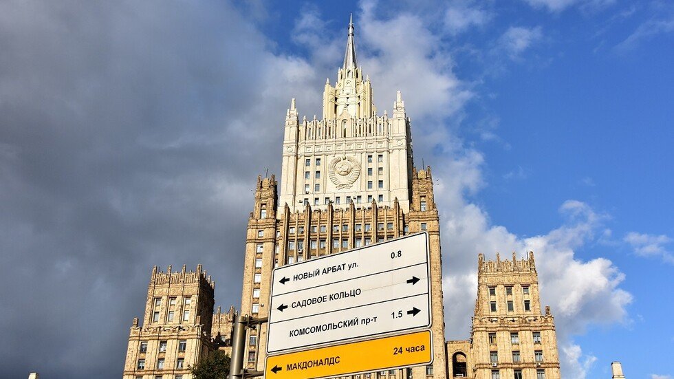 الخارجية الروسية: فرضية وقوف موسكو وراء قتل مؤسس "الخوذ البيضاء" مسيّسة