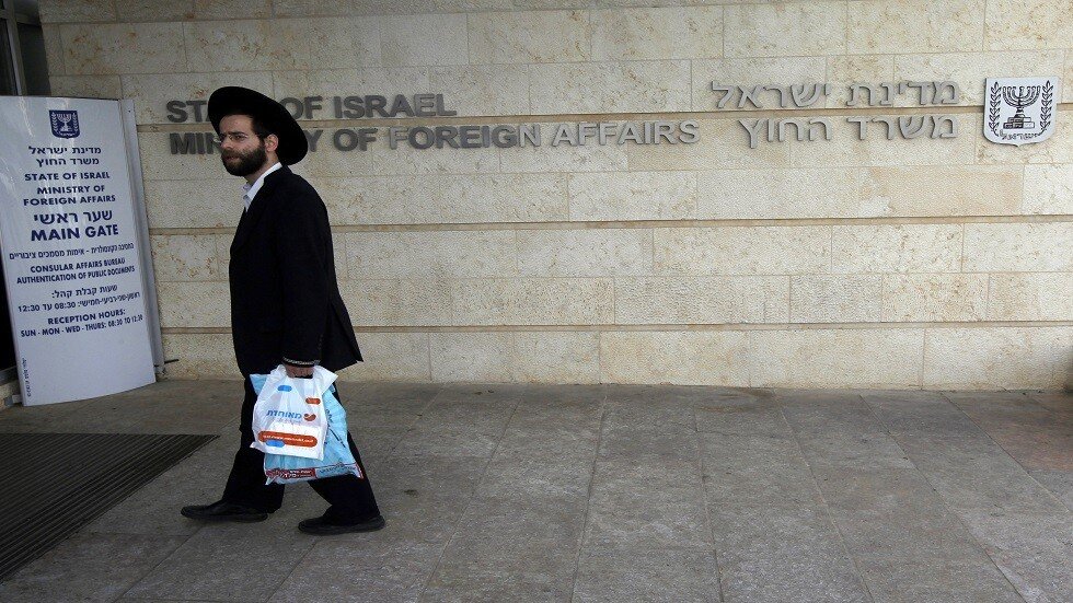 إسرائيل توجه رسالة إلى سيدتين سعودية وإماراتية