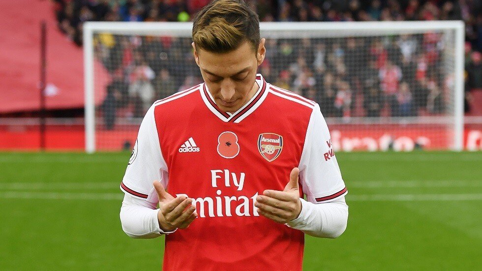 أوزيل ينتقد الصين وصمت الأمة الإسلامية إزاء مسلمي الأويغور.. و