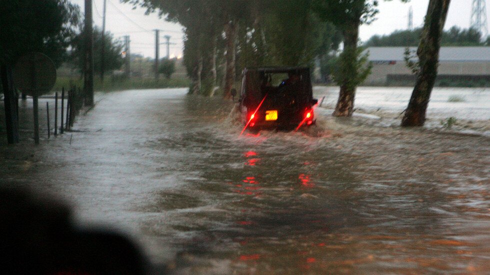 قتلى وجرحى جراء عاصفة ضربت جنوب غربي فرنسا