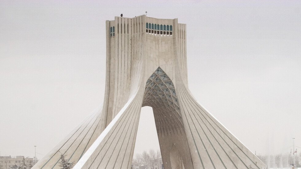 إصابة عالم إيراني بجلطة بعد أن أطلقت الولايات المتحدة سراحه