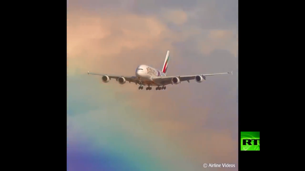 ماذا يحدث عند اختراق طائرة لقوس قزح؟