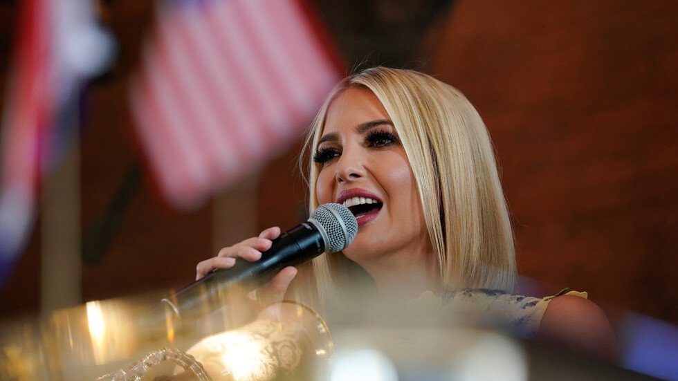 إيفانكا ترامب تزور قاعدة العديد الأمريكية في قطر (صور)