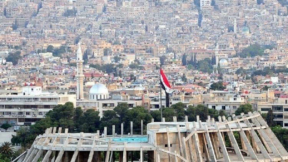 سوريا.. الحكومة تبحث قانونا لحماية الطفل يشمل تشكيل "مجلس عائلي"