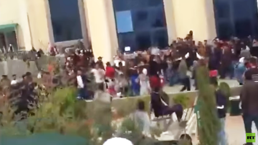 الأردن.. جامعة العلوم الإسلامية تفصل 20 طالبا بسبب مشاجرة (فيديو)