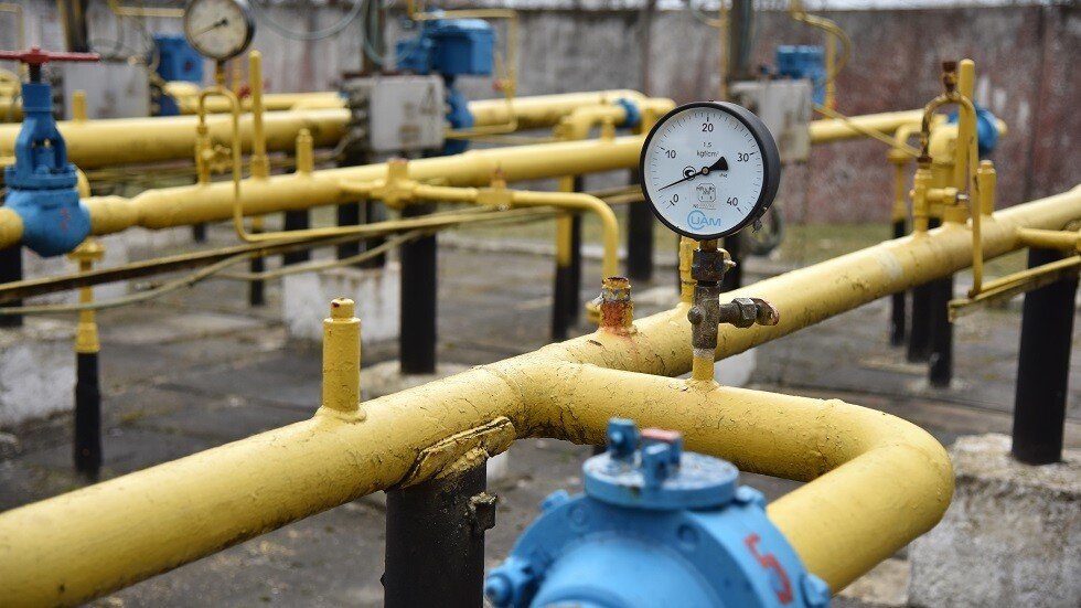 بوتين وماكرون يبحثان نقل الغاز الروسي إلى دول الاتحاد الأوروبي عبر أوكرانيا