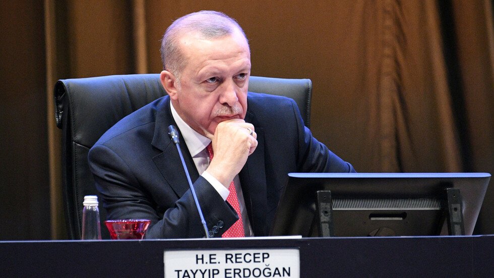 أردوغان: 50 ألف لاجئ من إدلب السورية في طريقهم إلى تركيا