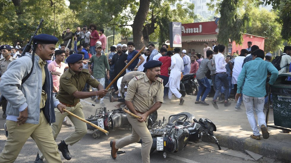الهند.. مقتل 3 أشخاص في احتجاجات مناهضة لقانون الجنسية