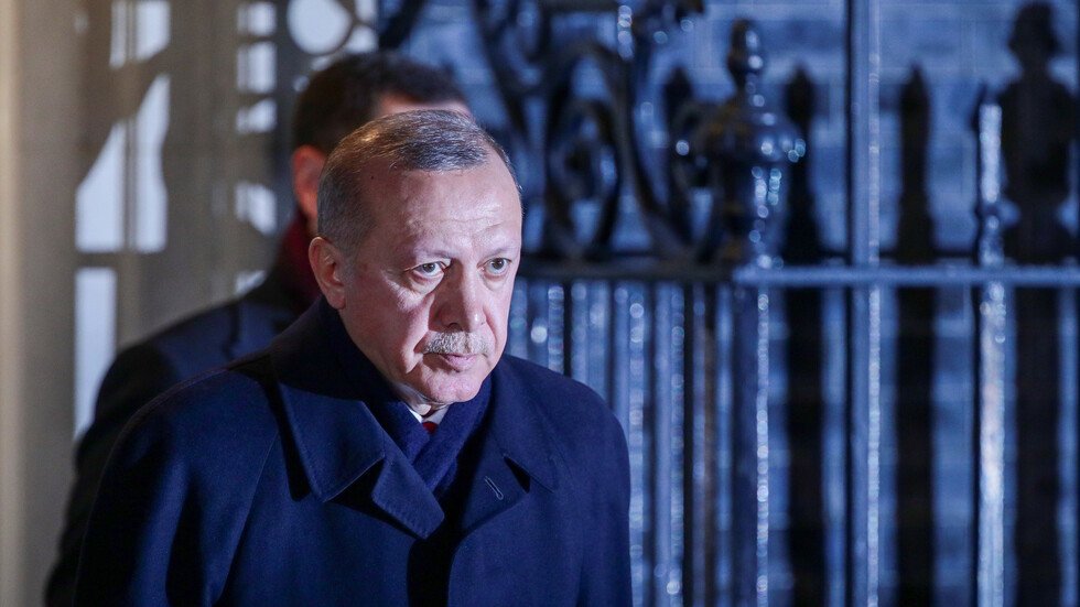 أردوغان يرخص للشيخة موزا شراء عقارات على أطراف قناة اسطنبول