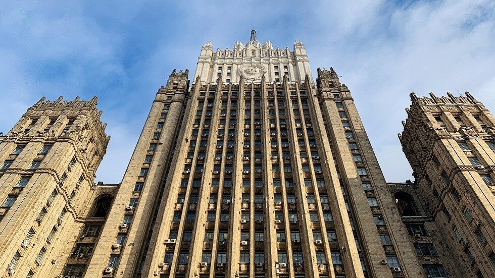 موسكو: روسيا نفذت وستواصل تنفيذ مشاريعها الاقتصادية بالرغم من أي عقوبات