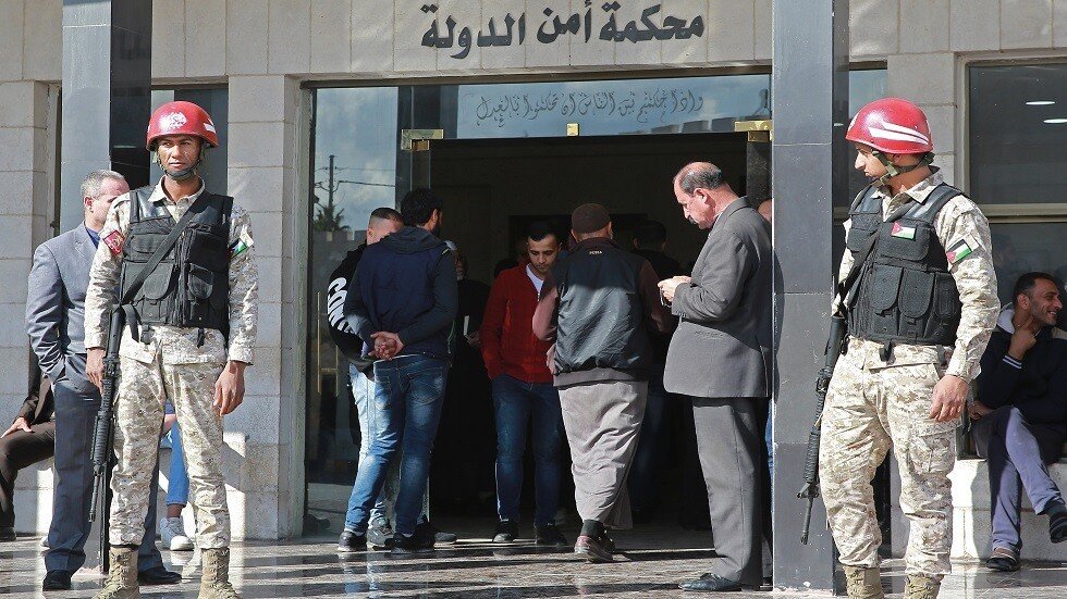 الأردن ينفي ترحيل السعودية أردنيين بـ"ملابسهم الداخلية"