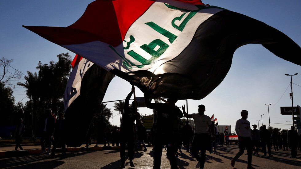 محتجو العراق يعلنون إضرابا عن الطعام