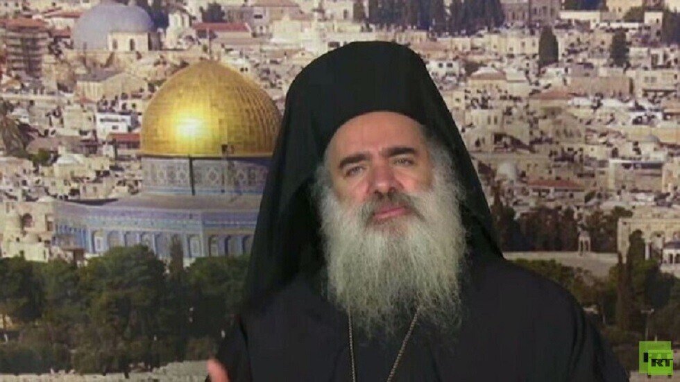 وسائل إعلام: نقل المطران عطا الله حنا إلى الأردن إثر الاشتباه بتسميمه من قبل إسرائيل