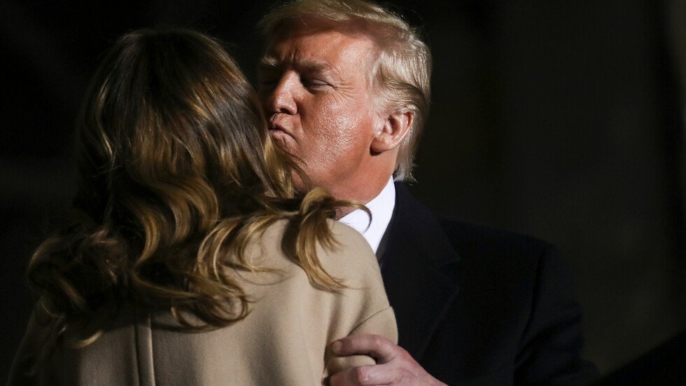 ترامب لم يشتر هدية عيد الميلاد لميلانيا!