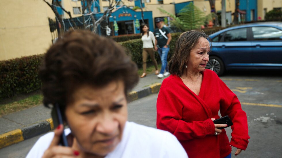 صفارات الإنذار تدوي في كولومبيا بعد زلزال ضرب وسط البلاد