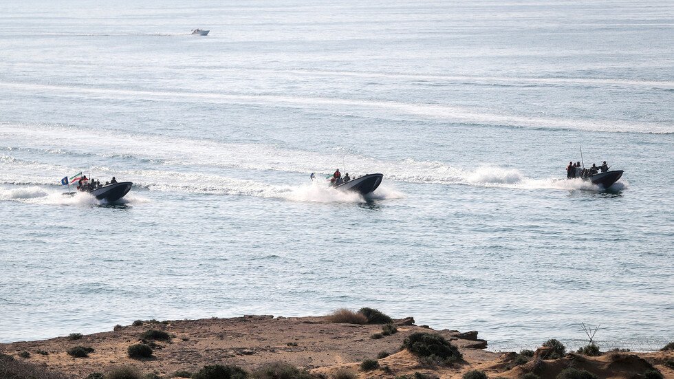 طهران تعلن عن مناورات روسية صينية إيرانية في بحر عمان