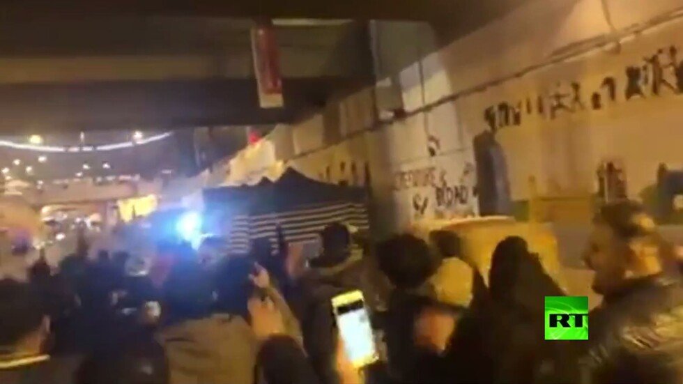 محتجو العراق يرفضون مرشحي الأحزاب السياسية لمنصب رئيس الوزراء