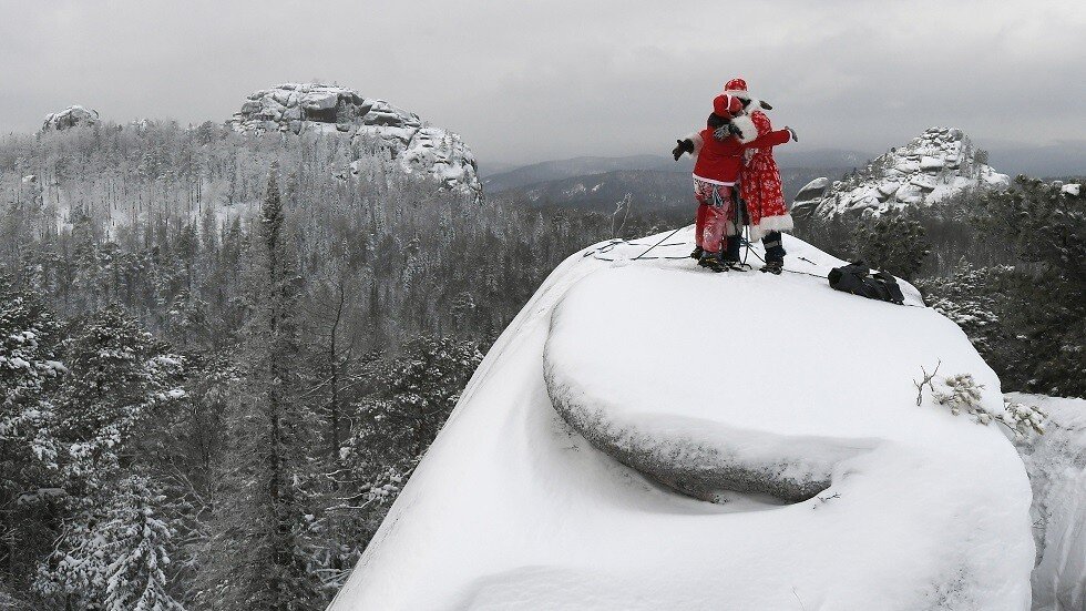سانتا كلوز يطوف العالم