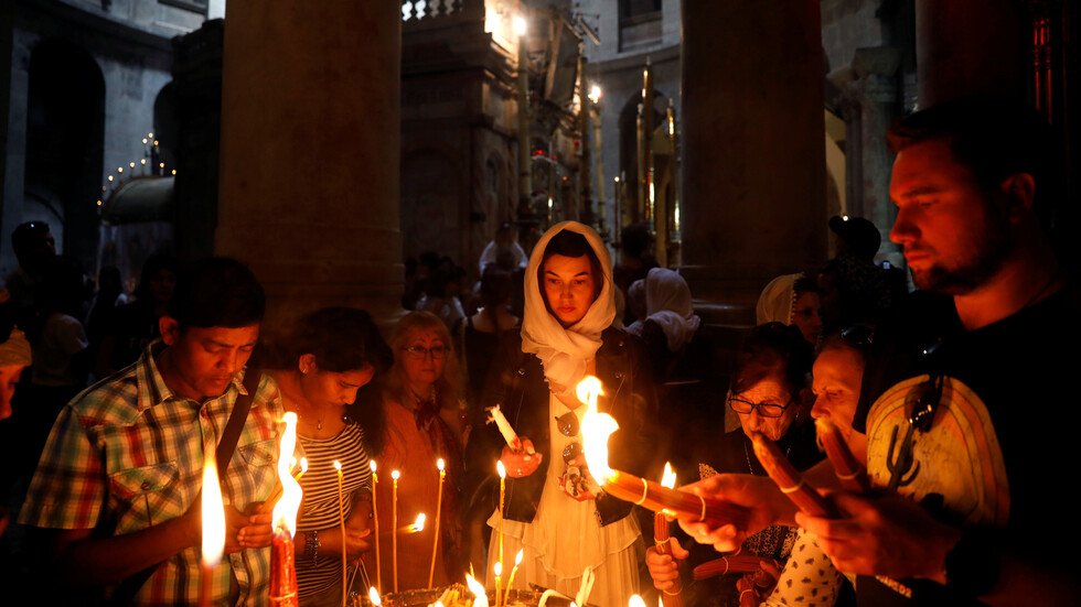 الخارجية الفلسطينية حول اقتحام كنيسة القيامة: يهودي عنصري متطرف يحمل ثقافة الفاشية