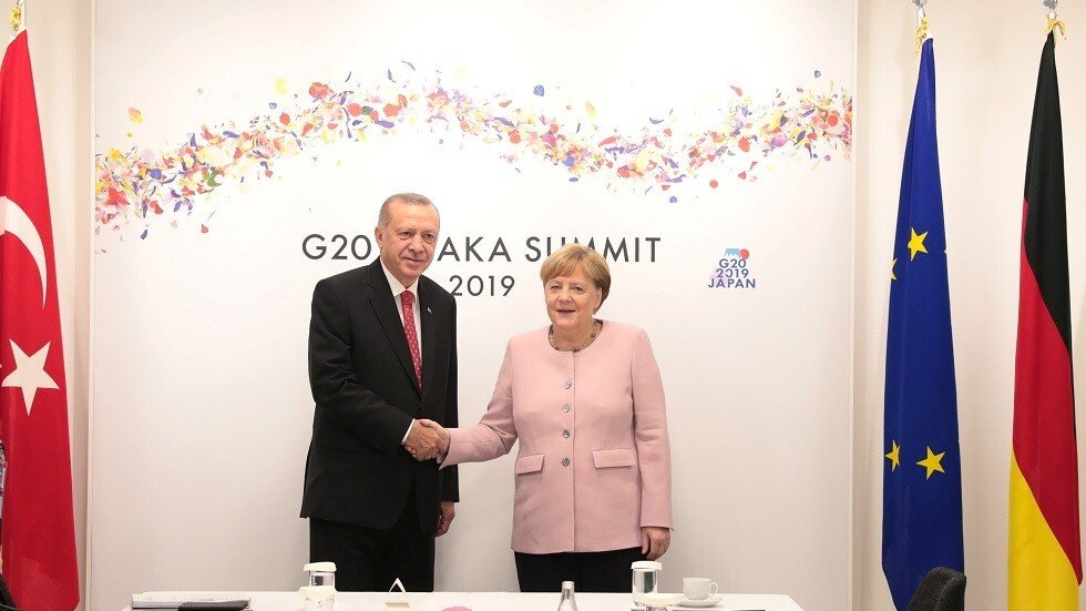 صحيفة: ميركل ستزور تركيا من أجل الحفاظ على الاتفاق حول المهاجرين