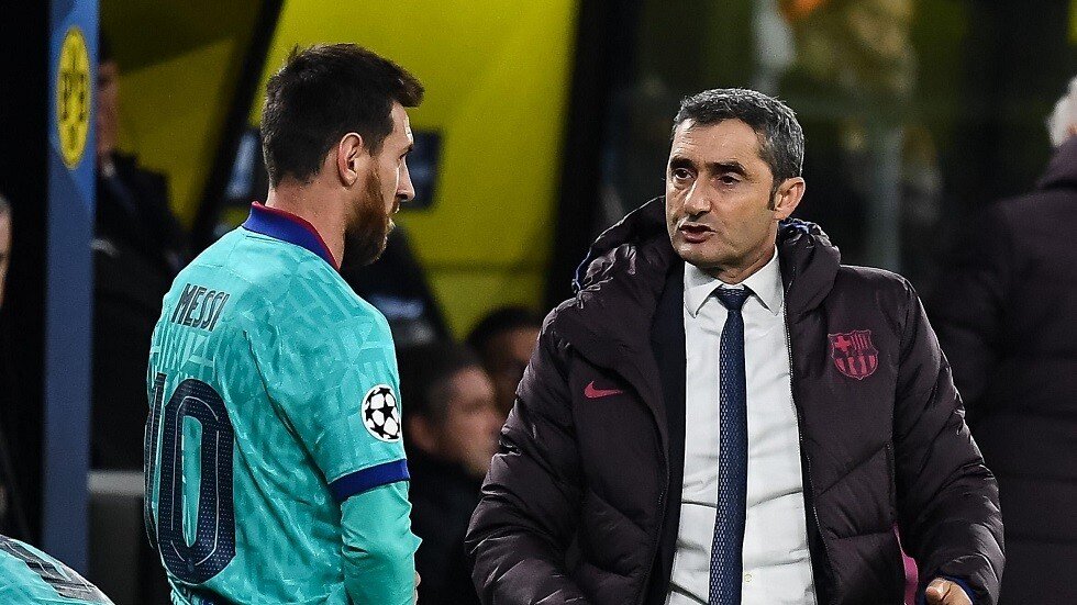 برشلونة يحسم مصير المدرب فالفيردي