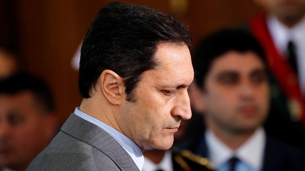 علاء مبارك يوجه رسالة لوالده