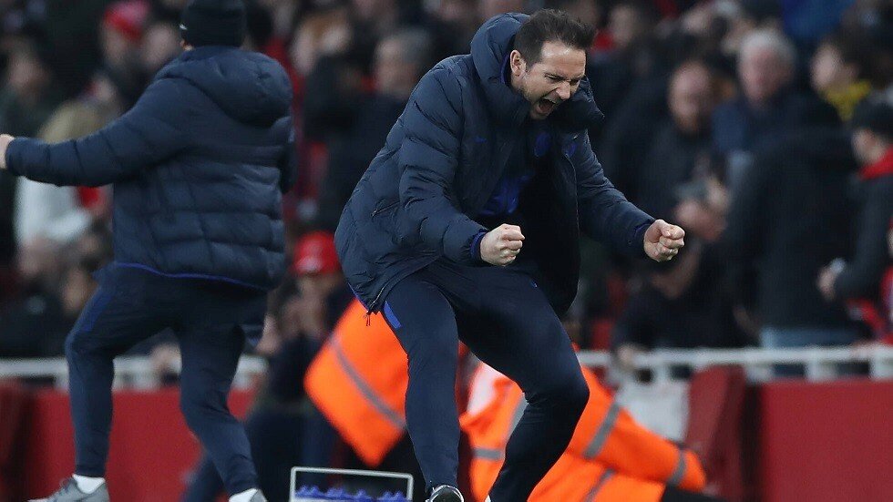 بالفيديو.. مشجع يستفز قائد تشيلسي